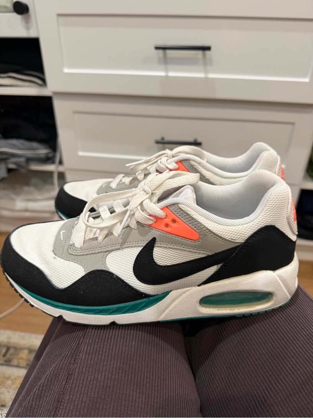 Nike women’s White Black Teal Accent Sneakers with Orange Eyelets - Picture 4 of 6